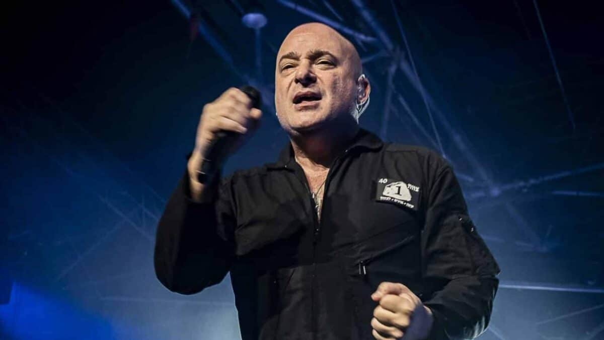 « Pendant des années, j’ai eu peur de montrer cette facette de ma voix » : David Draiman (Disturbed) explique pourquoi il hésitait à enregistrer The Sound Of Silence