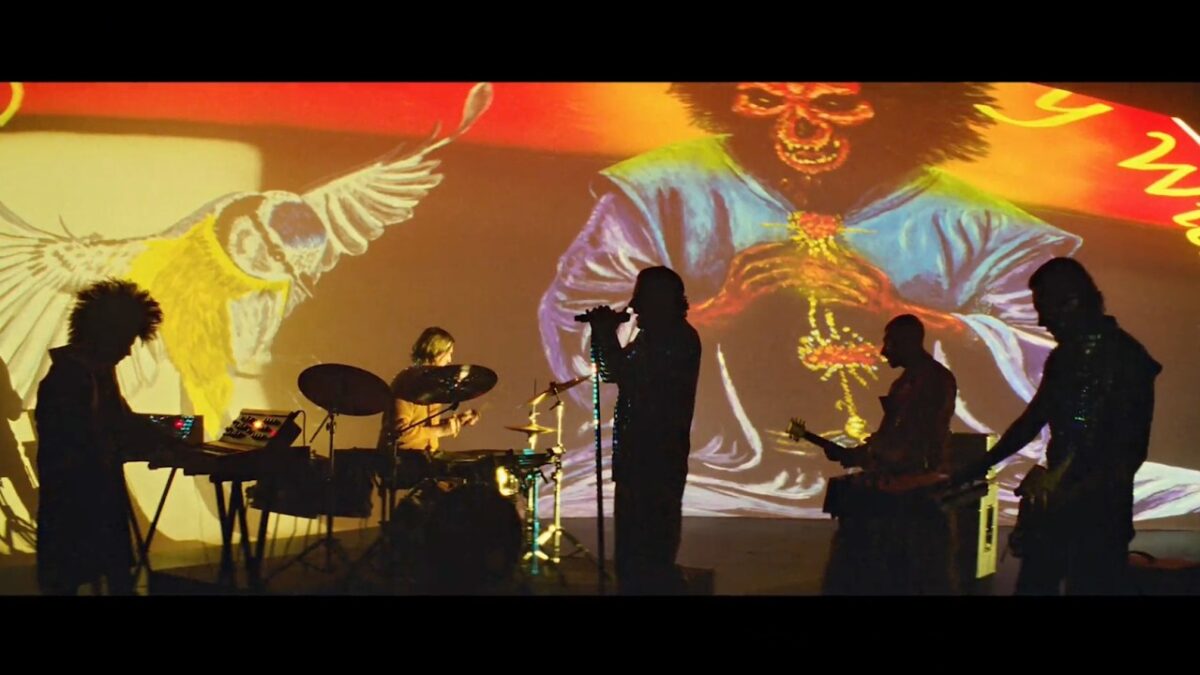 Avenged Sevenfold : Statica a son premier clip, M. Shadows explique pourquoi le groupe ne veut plus de label