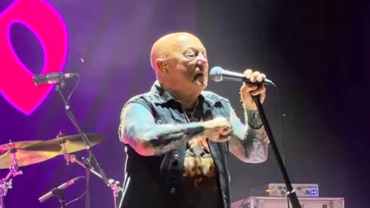 « Nous sommes absolument dévastés » : Rose Tattoo annule sa tournée européenne après l’hospitalisation d’Angry Anderson