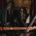 Une guitare accordée une octave plus bas : Sleep Token dévoile les instruments signature de III et IV