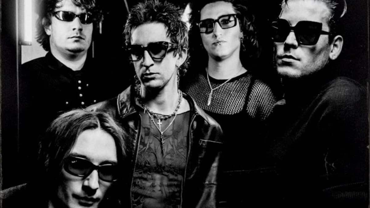 Charli XCX version metalcore ? Ashen transforme Sympathy Is A Knife