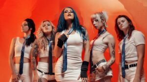 “Quelque chose de dangereux est tout près” : Alissa White-Gluz dévoile Crocodile. avec Blue Medusa