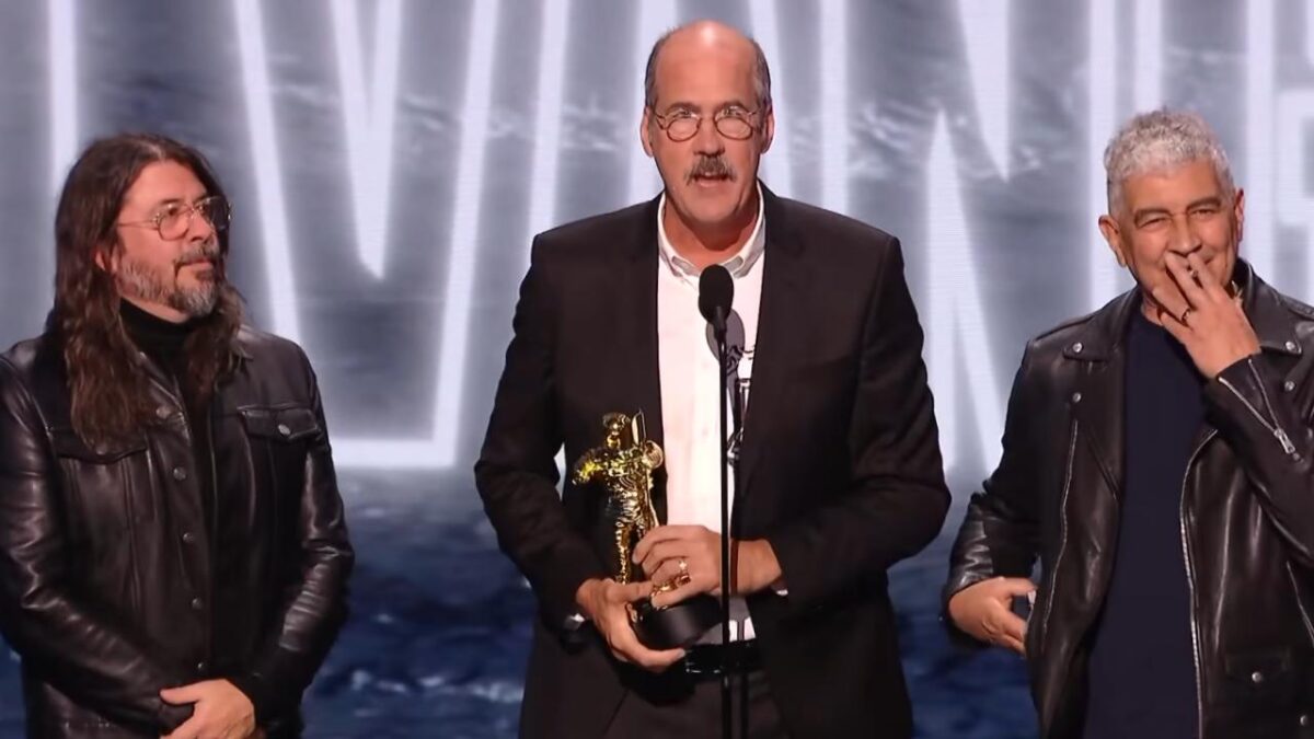 « Kurt était unique » : Nirvana réuni aux MTV VMAs pour rendre hommage à Kurt Cobain