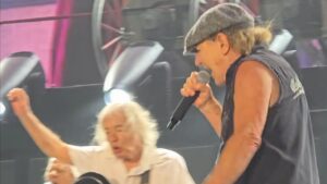 « On espère vous revoir » : AC/DC termine sa tournée Power Up avec Dave Grohl et laisse planer le doute sur la suite