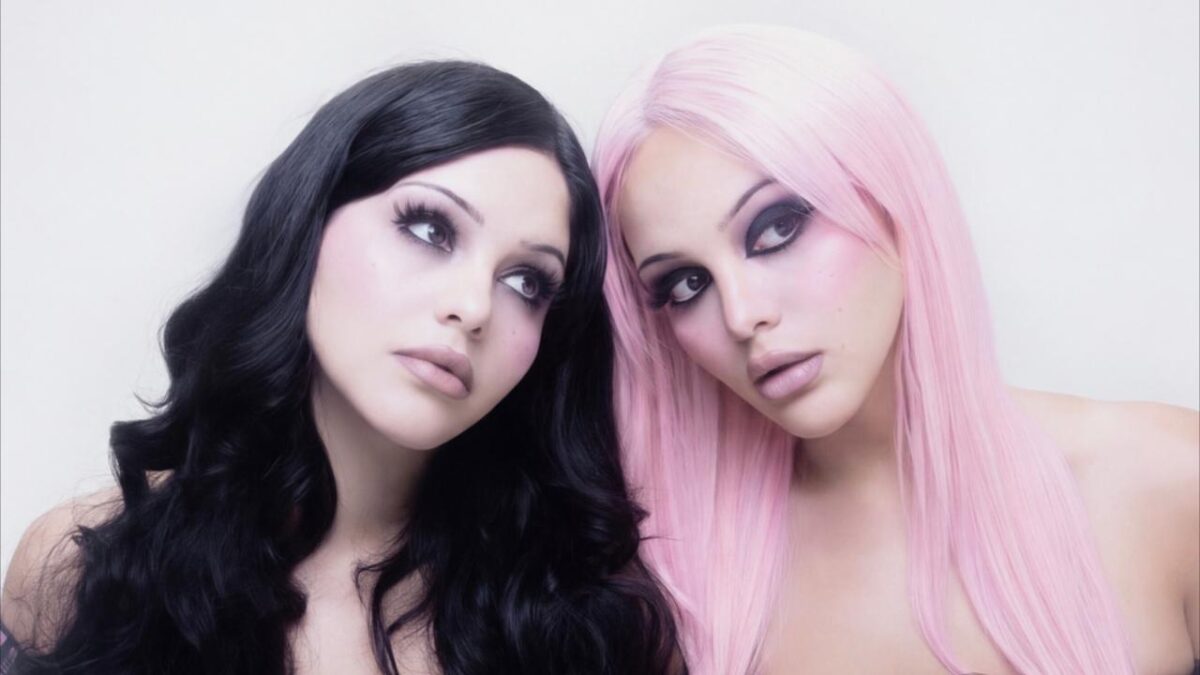 « Je voulais que cette version de moi-même devienne réelle » : Amira Elfeky annonce son premier album, entourée de grands noms du metal