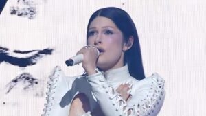 Courtney LaPlante (Spiritbox) et Oli Sykes (Bring Me The Horizon) réunis sur scène à Shanghai : découvrez leur première performance live de If The Sun Burns Out Tonight