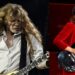 « J’avais vu Angus Young faire ça » : Dave Mustaine (Megadeth) raconte comment le guitariste d’AC/DC lui a inspiré son célèbre solo sur Holy Wars