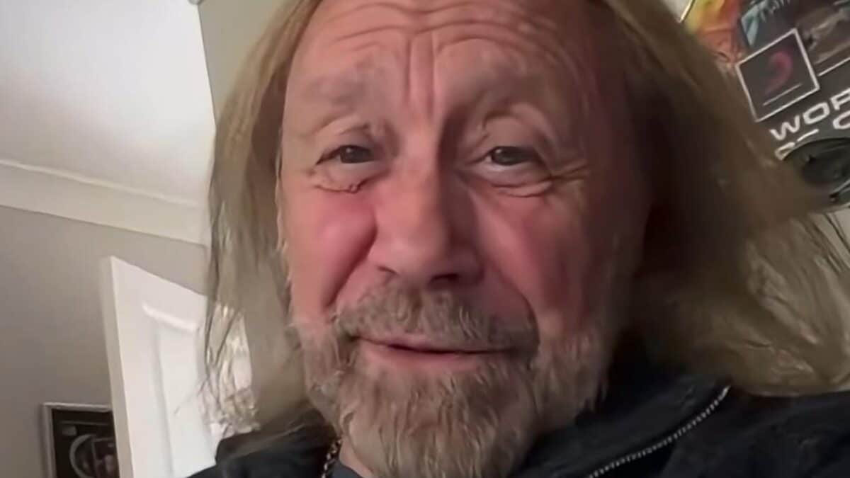 « J’ai senti quelque chose lâcher » : Ian Hill explique son départ forcé de Judas Priest après 56 ans et révèle une tournée avortée avec Iron Maiden