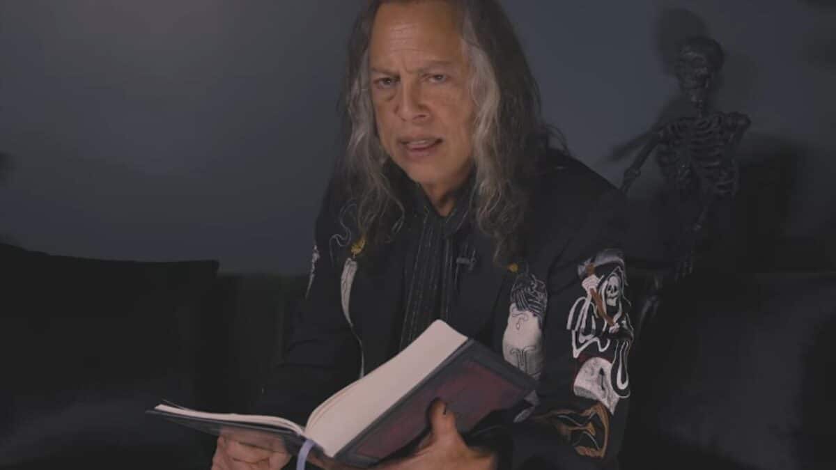 Kirk Hammett (Metallica) célèbre Halloween en récitant un célèbre poème d’Edgar Allan Poe