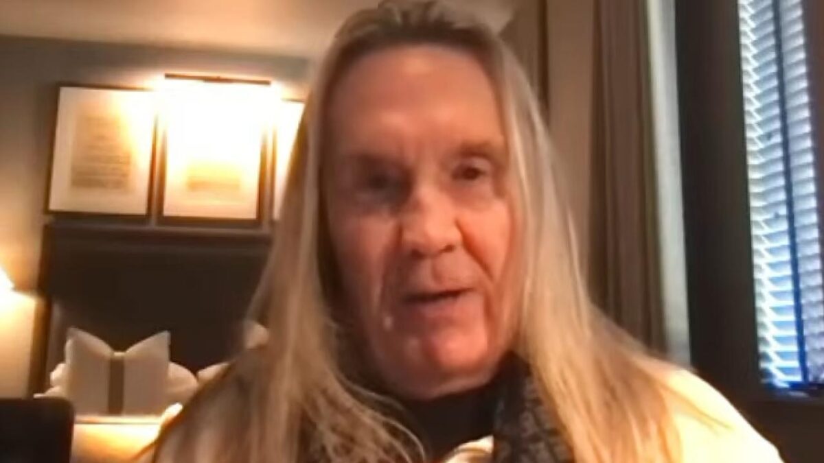 « On aurait dû l’aider, mais on ne l’a pas fait » : Nicko McBrain (Iron Maiden) revient sur les difficultés de Blaze Bayley