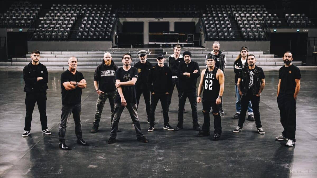 Les Tambours du Bronx reviennent à leurs premières amours : plus de dix ans après, le groupe laisse tomber les guitares metal pour son nouvel EP Distropy