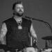 « La mauvaise nouvelle, c’est que je ne pourrai pas jouer de batterie… » : le batteur de Three Days Grace doit se faire opérer en urgence, son remplaçant annoncé